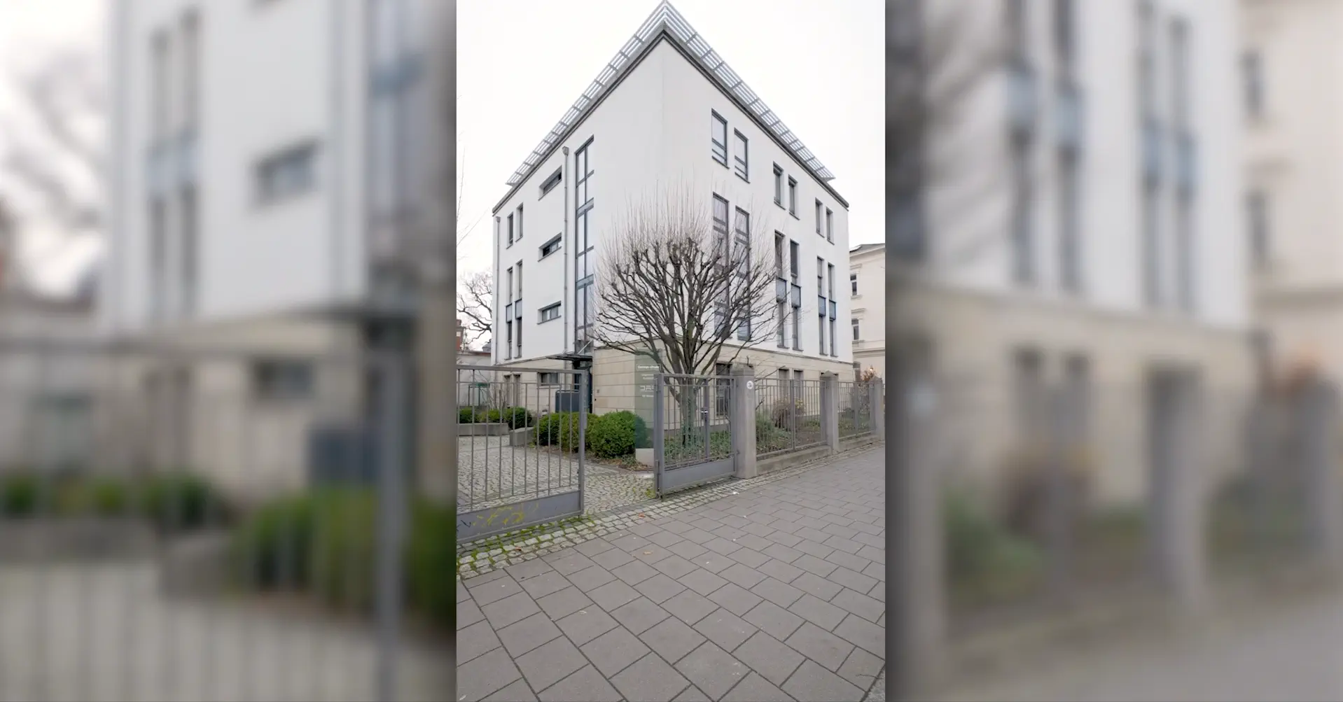 Thumbnail für unser Video zum Rundgang in Dresden, mit Blick auf den Firmensitz